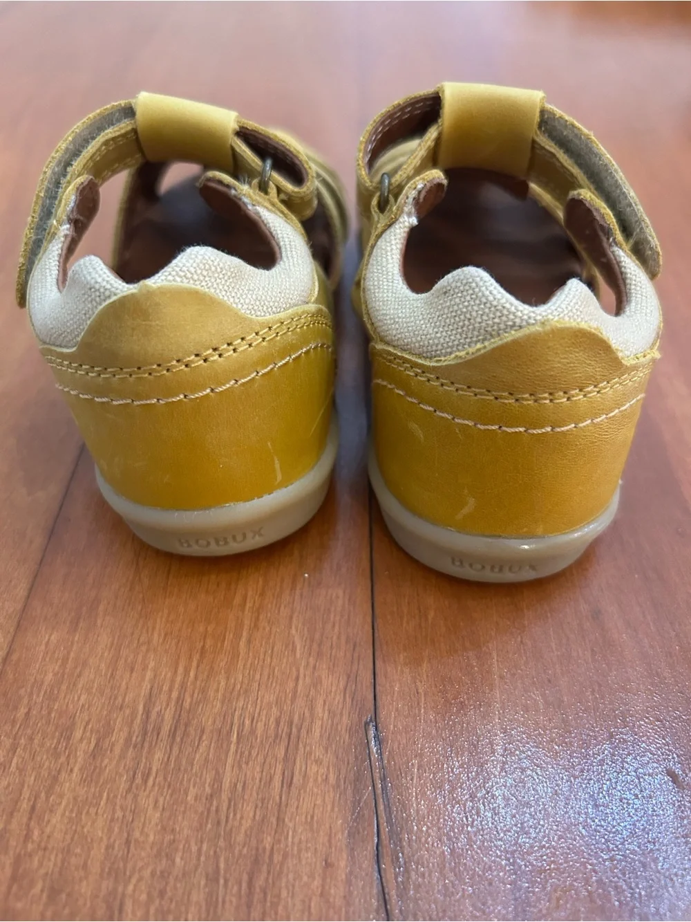 NWOB Bobux I-Walk Roam Leather Sandals Yellow Unisex Kids Shoe size EU 24 US 8